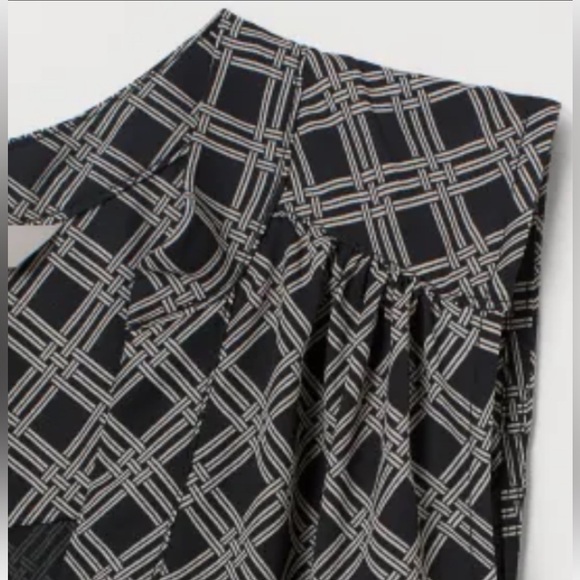 H&M Sleeveless dress black & white V-neck NEW Sz 6 - Picture 9 of 13